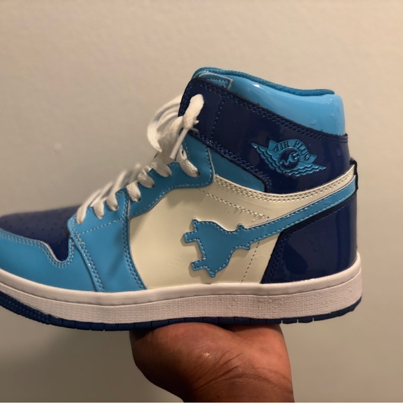 Plug Love Sneakers Size 9
